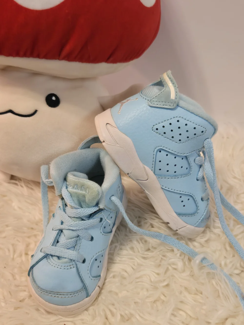 Jordan Kids Sneakers in Pastel Blue and White